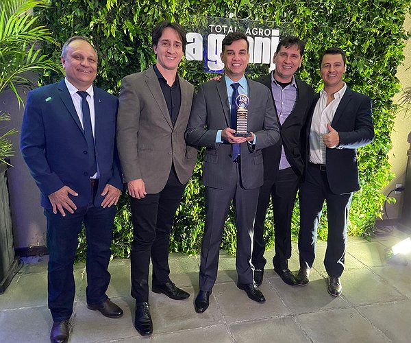 Notícias - Ourofino Saúde Animal recebe Troféu A Granja pela 4ª vez consecutiva